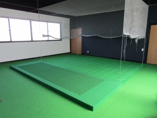 インドアゴルフ練習場サムネイル