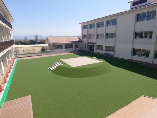 義務教育学校（中庭）サムネイル